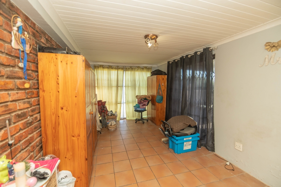 4 Bedroom Property for Sale in Clarendon Marine Eastern Cape
